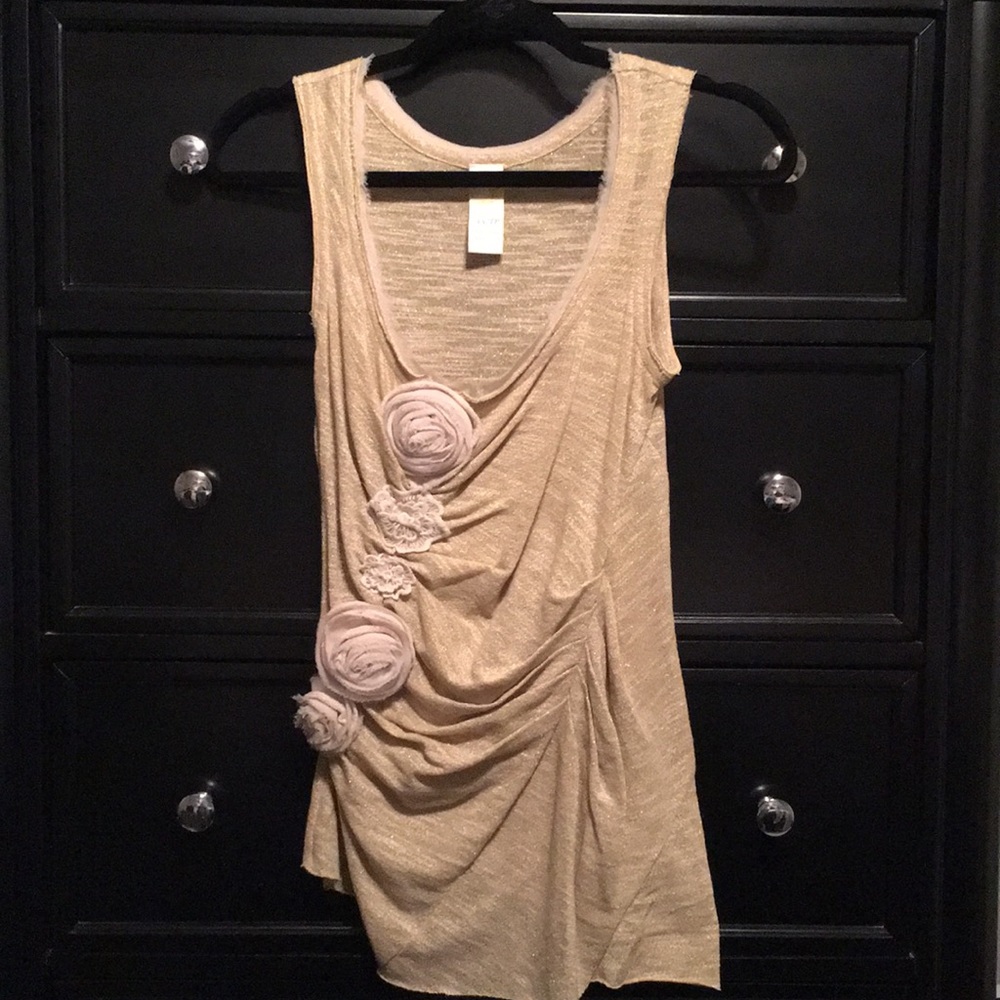 Anthropologie | Gold Sleeveless Top | Flowers